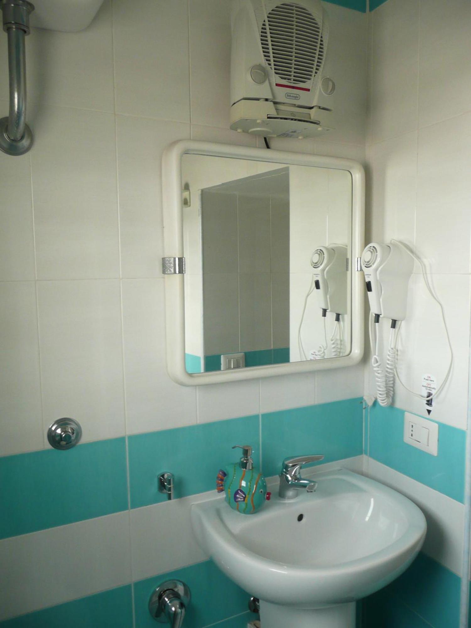 Quadruple Room with Sea View,126956034:JPEG